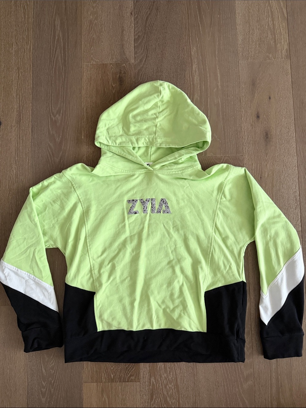 Women’s Zyia Active sweater. Size: L. Gently Used.